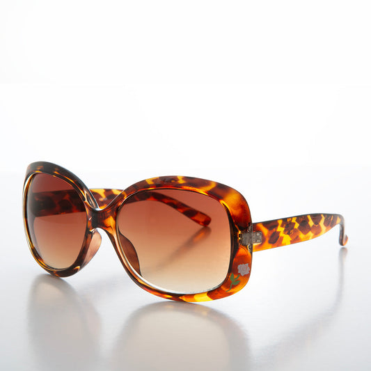 Boho Chic Sunglass with Flower Accent - Mimi